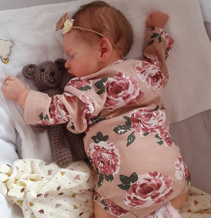Alvó Újjászületett baby baba lány Rosalie barna hajjal