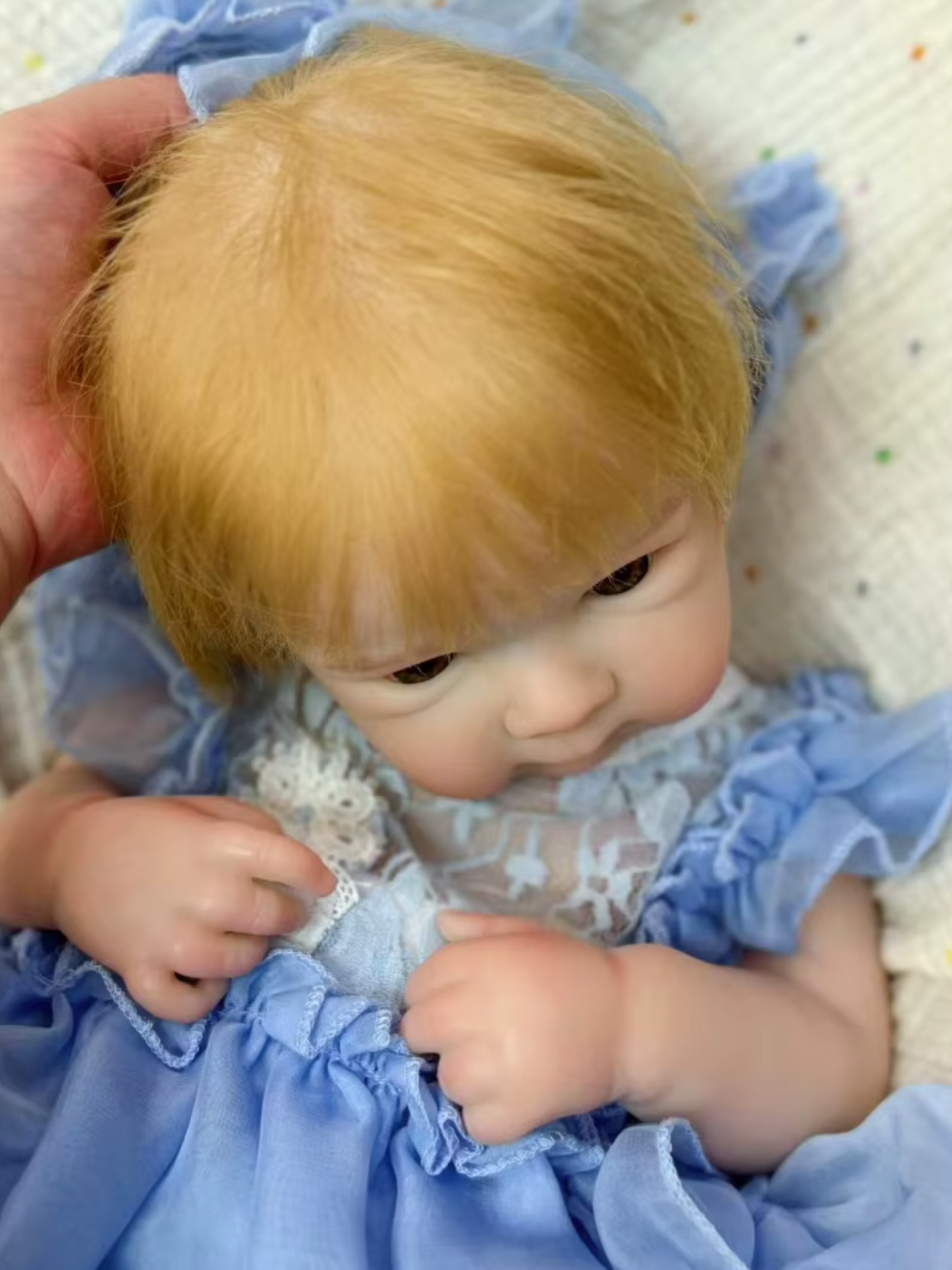 Bettie – 45 cm-es teljes szilikon újjászületett kislánybaba nyitott szájjal