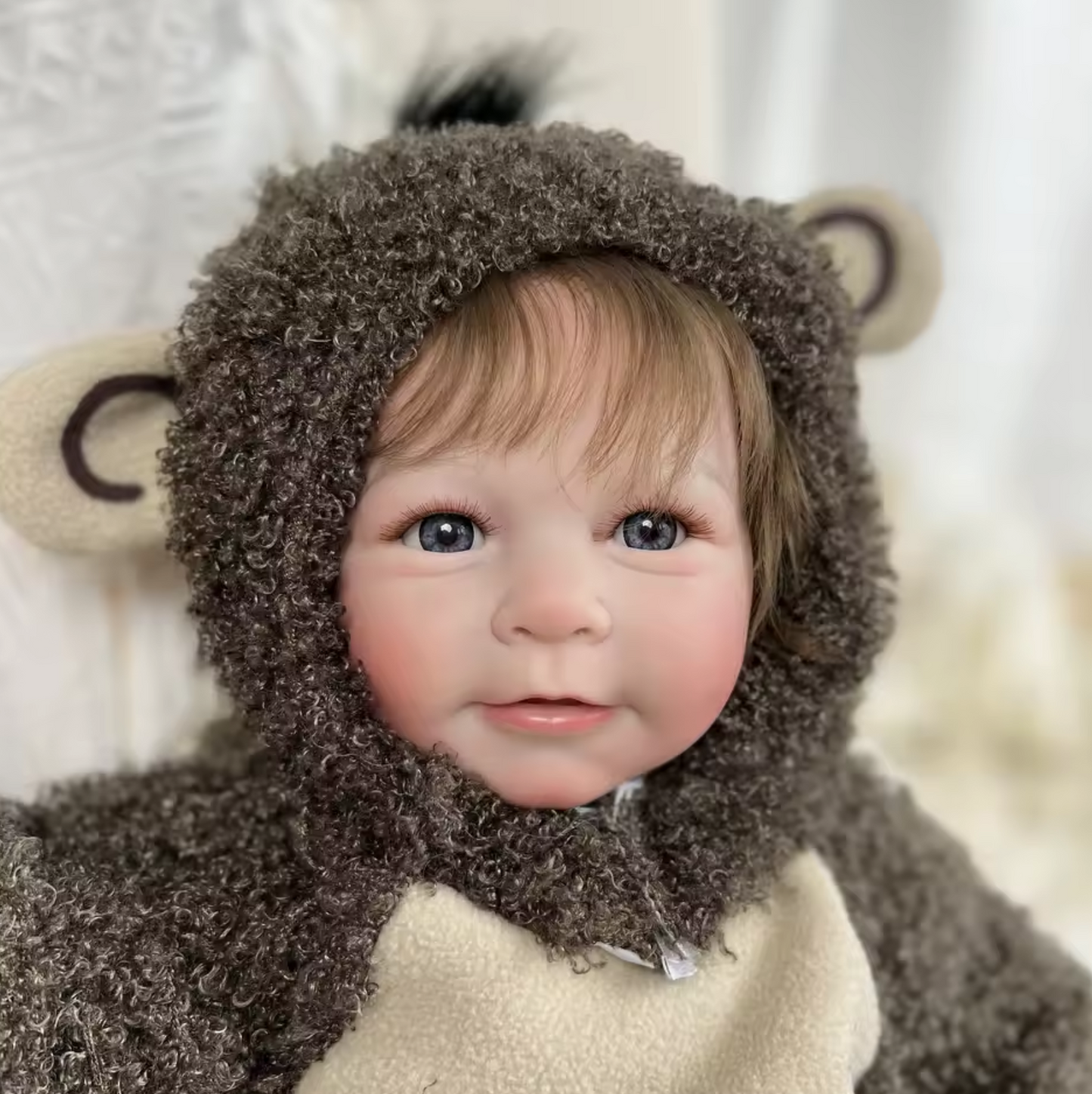 Lisa – az 55 cm-es ölelős bébi újjászületett baba