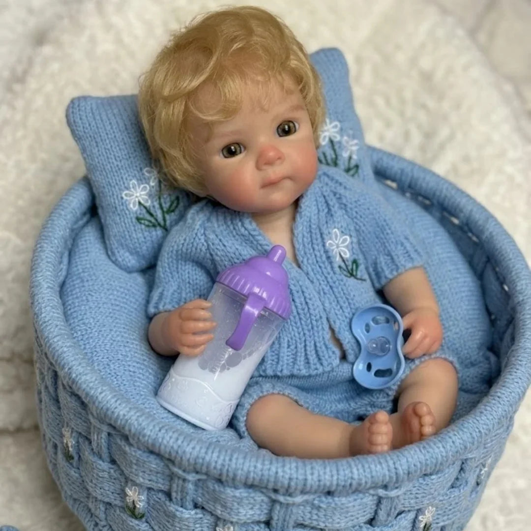 Millie – 33 cm-es teljes testű szilikon újjászületett baba nyitott szájjal