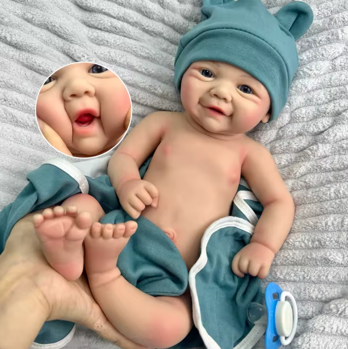 Vivienne – 43 cm-es teljes testű szilikon újjászületett baba